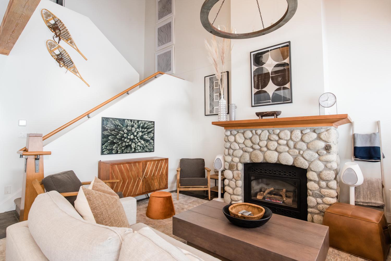 Spacious Renovated Montebello Townhome And Deluxe Private Hot Tub Hosted By Ideal Holiday home Whistler