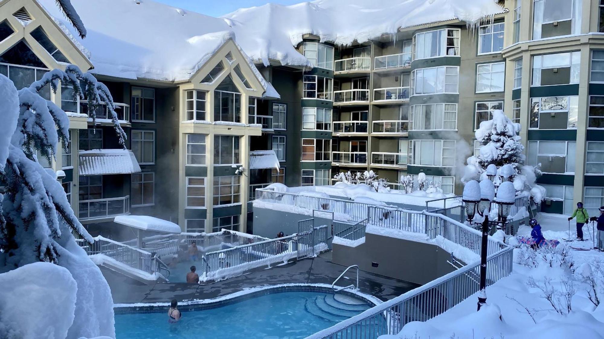 Woodrun 518 | Ski-in, Ski-out, Hot Tub, Heated Pool, Parking Holiday home Whistler