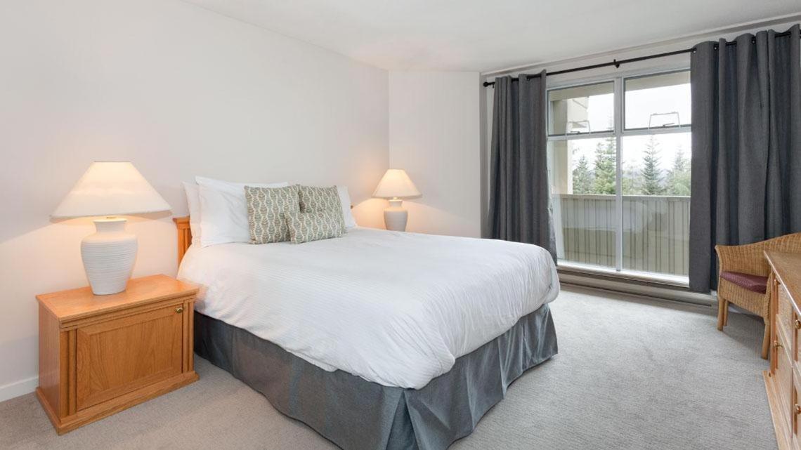 Woodrun 517 | Large Ski-in Ski-out By Upper Village W/ Mountain Views & Shared Hot Tub *