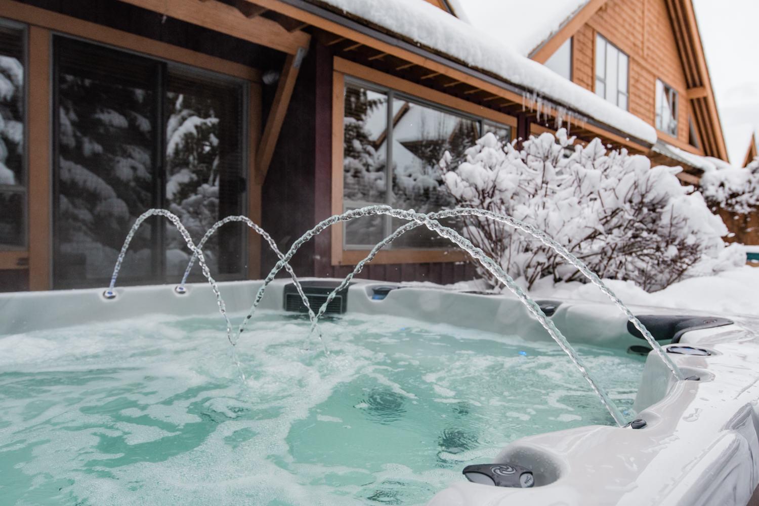 Holiday home Spacious Renovated Montebello Townhome And Deluxe Private Hot Tub Hosted By Ideal Whistler