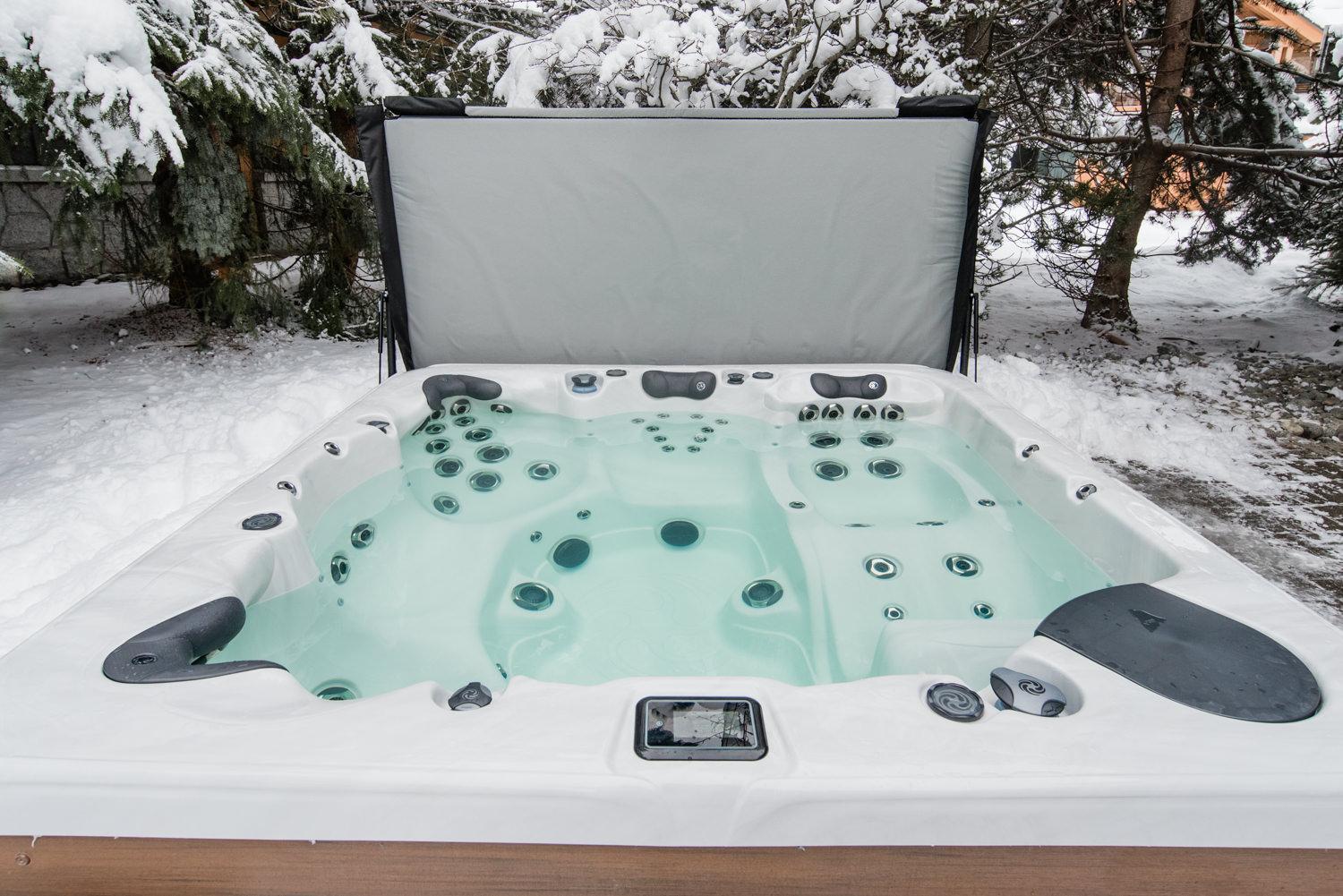 Holiday home Spacious Renovated Montebello Townhome And Deluxe Private Hot Tub Hosted By Ideal Whistler