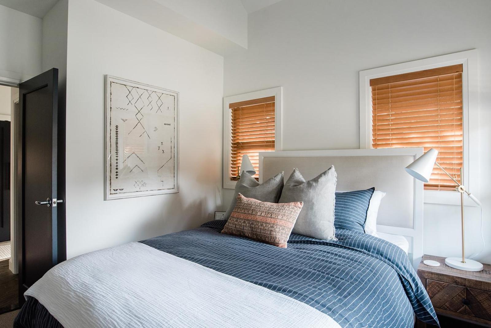 Holiday home Spacious Renovated Montebello Townhome And Deluxe Private Hot Tub Hosted By Ideal *