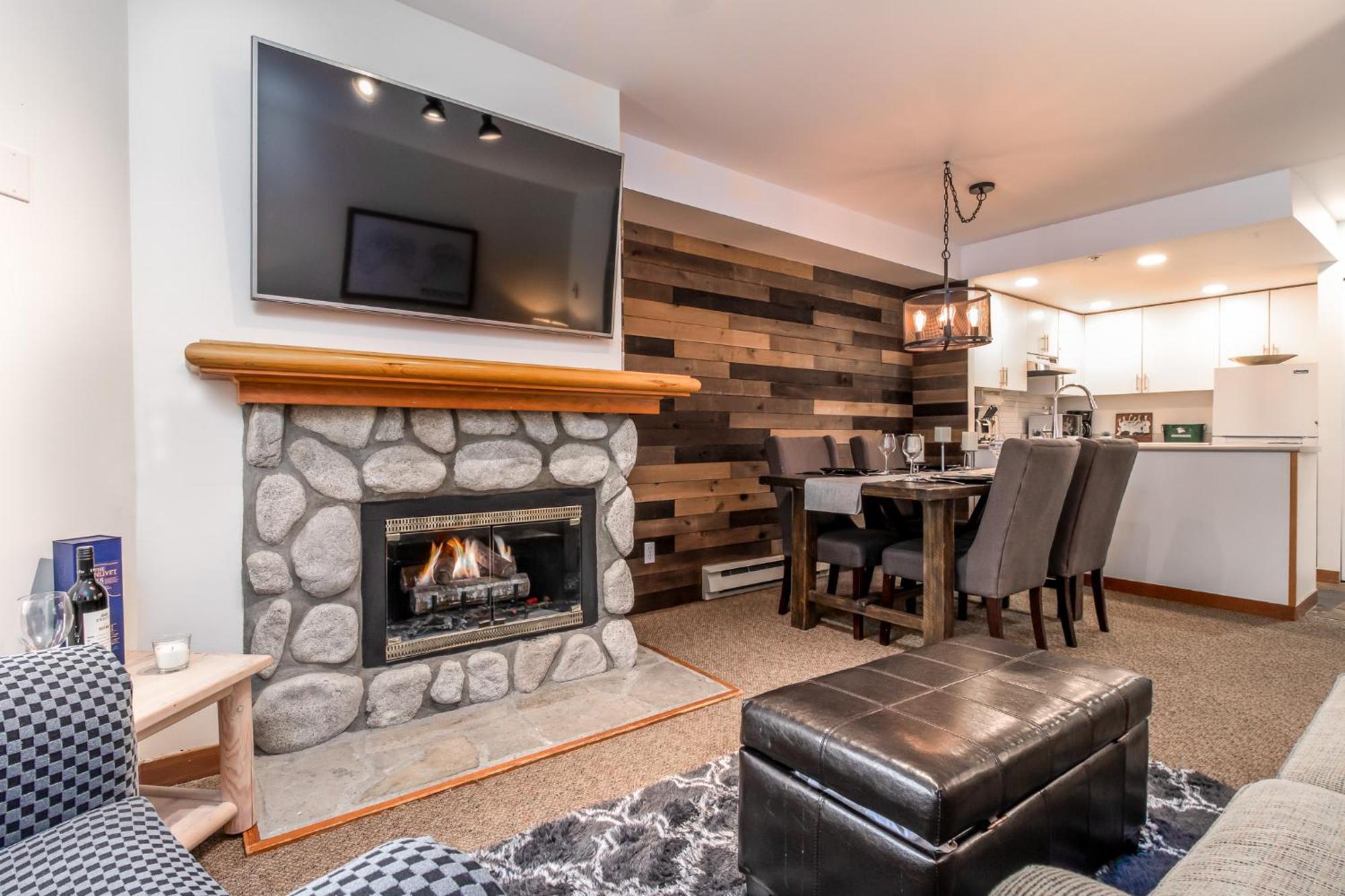 Creekside Slopeside 1br With Pool, Hot Tub, Bbq * Whistler