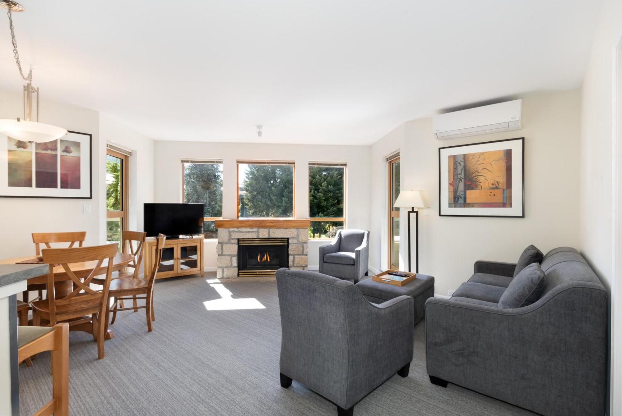 Tyndall Stone By Whiski Jack Apartment