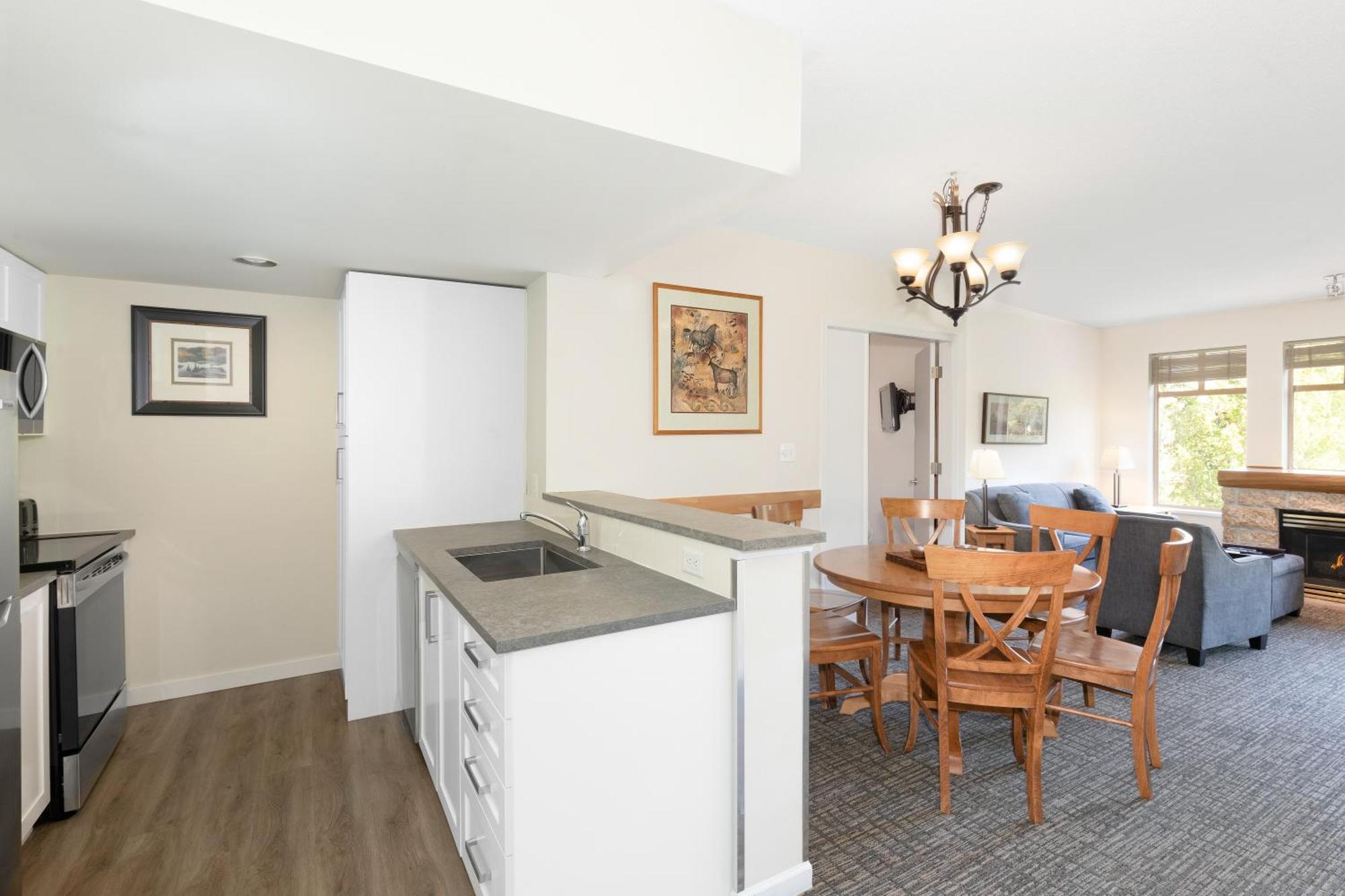 Tyndall Stone By Whiski Jack Apartment Whistler