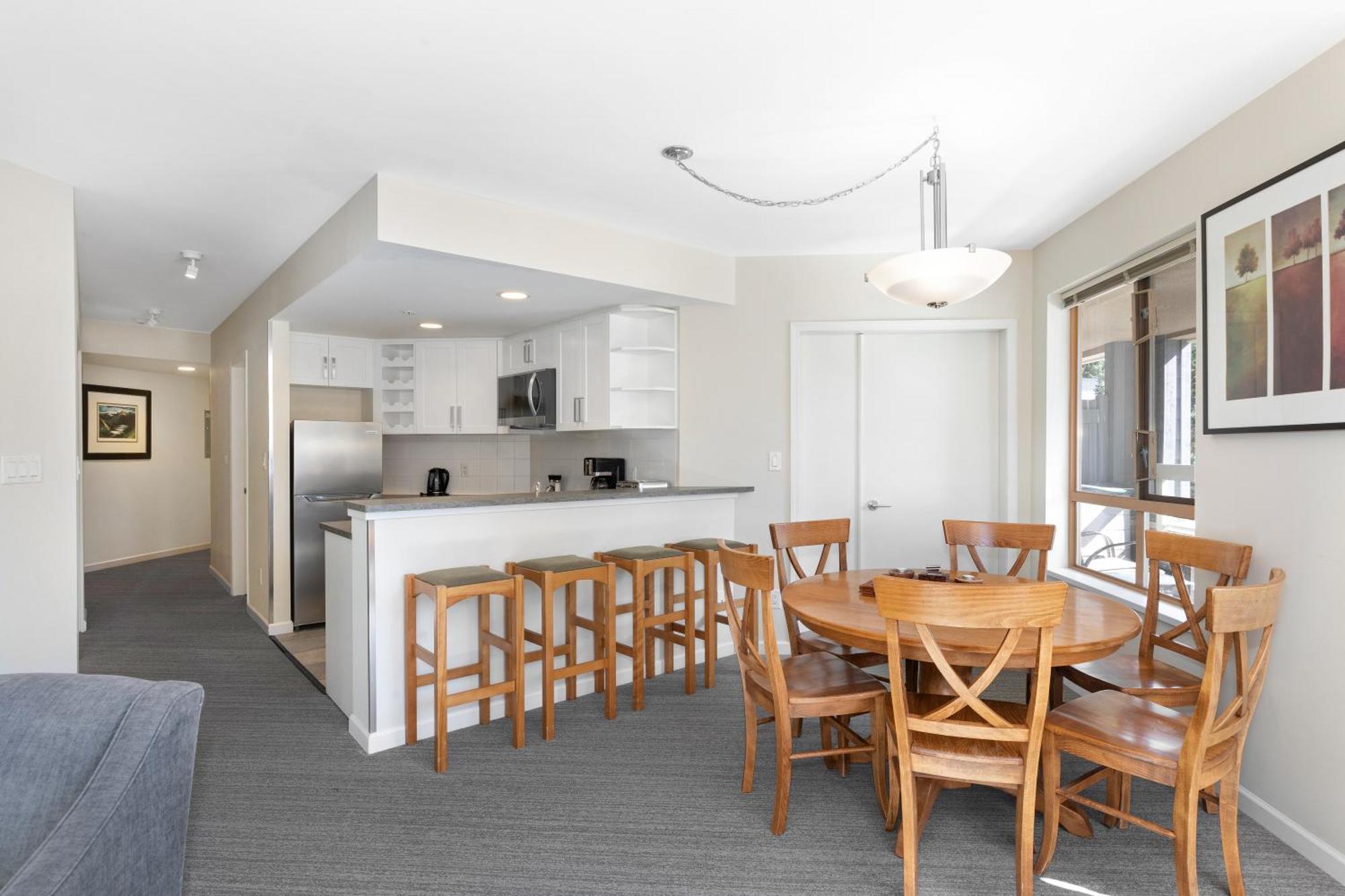 Tyndall Stone By Whiski Jack Apartment