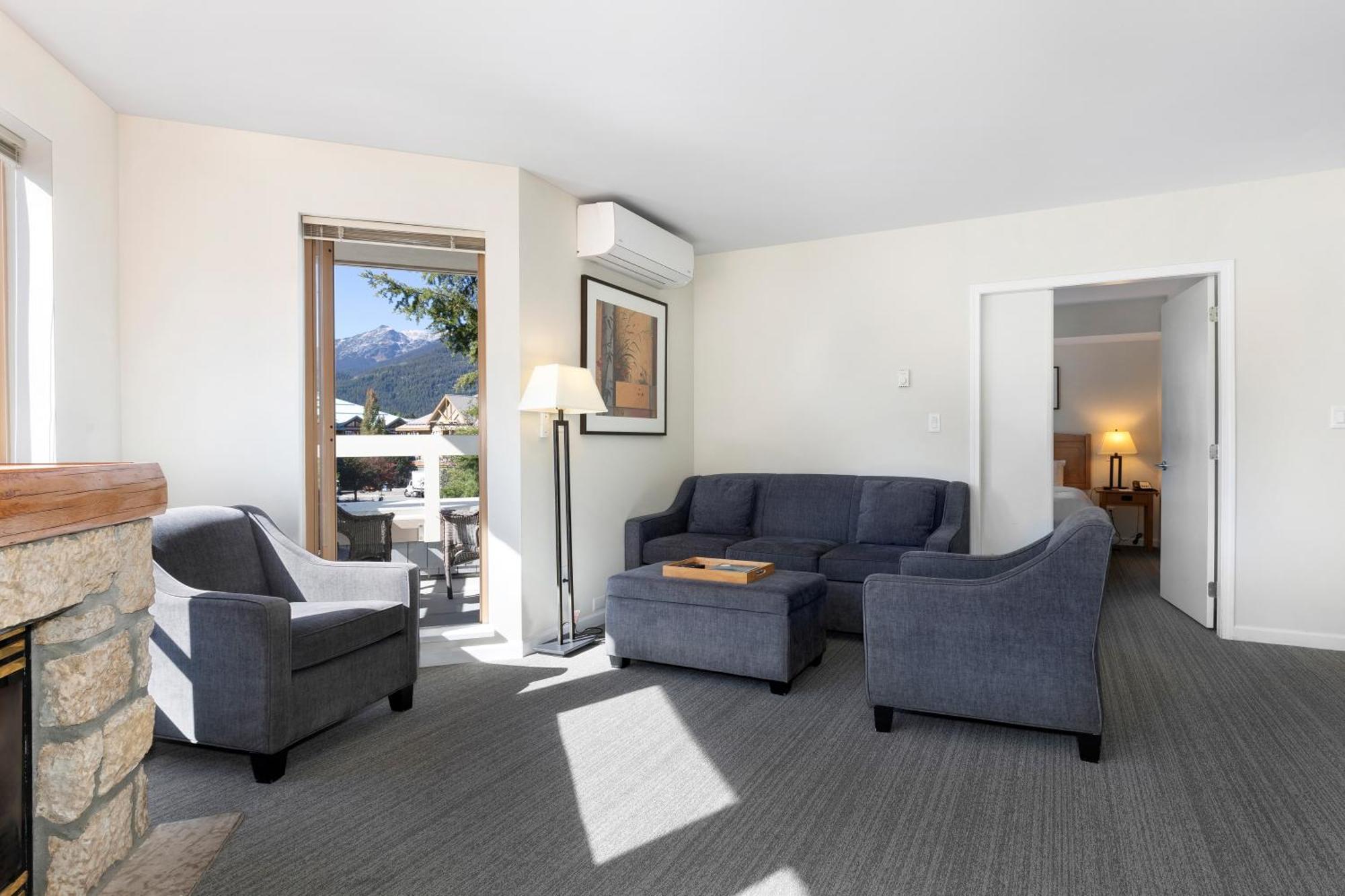 Tyndall Stone By Whiski Jack Apartment *