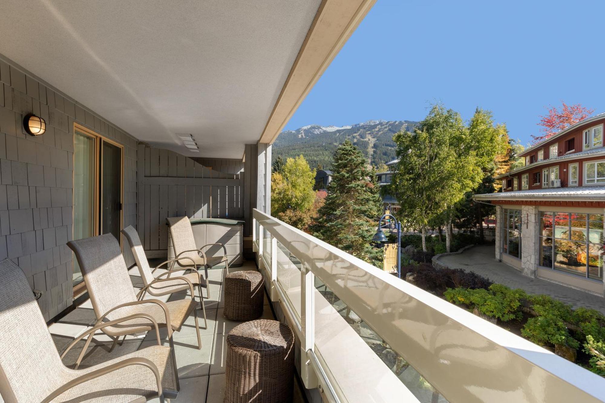 Tyndall Stone By Whiski Jack Apartment
