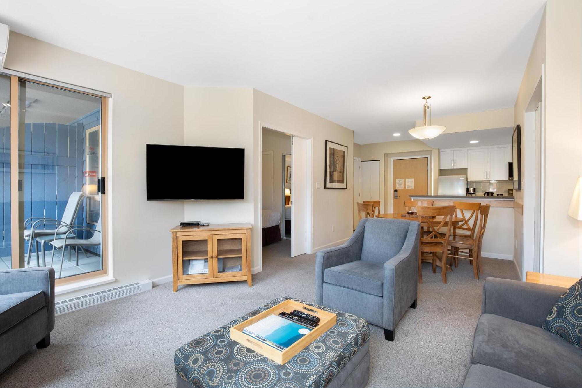 Tyndall Stone By Whiski Jack Apartment
