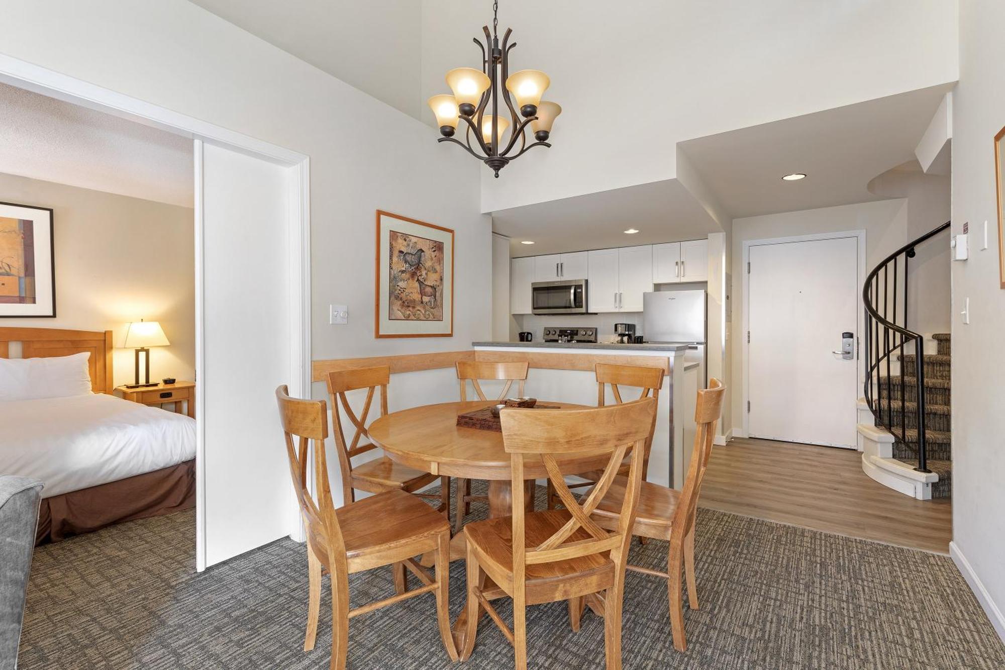 Tyndall Stone By Whiski Jack Apartment *