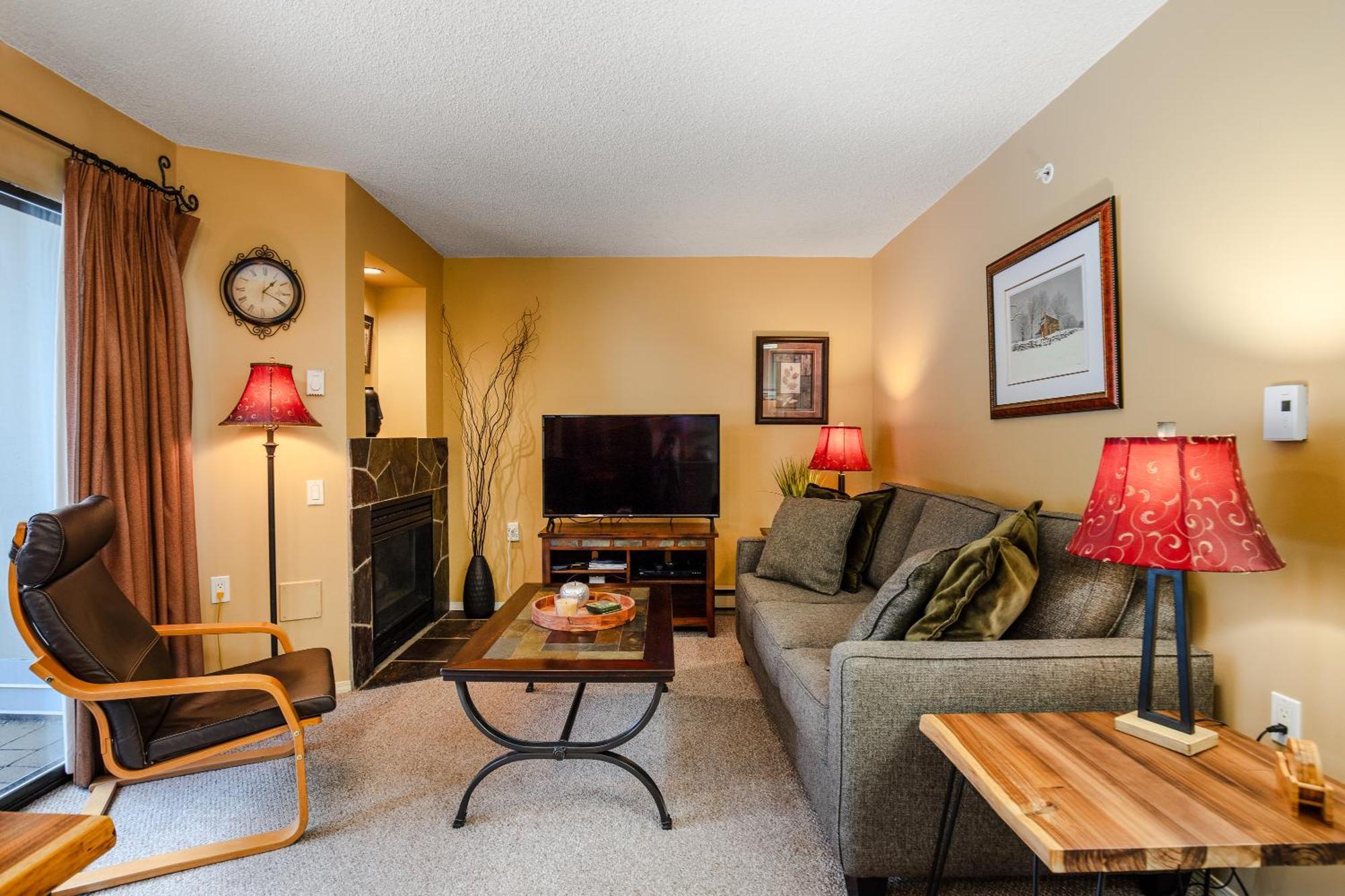 The Maple Ski-in Ski-out 1 Bed With Hot Tub And Pool * Whistler
