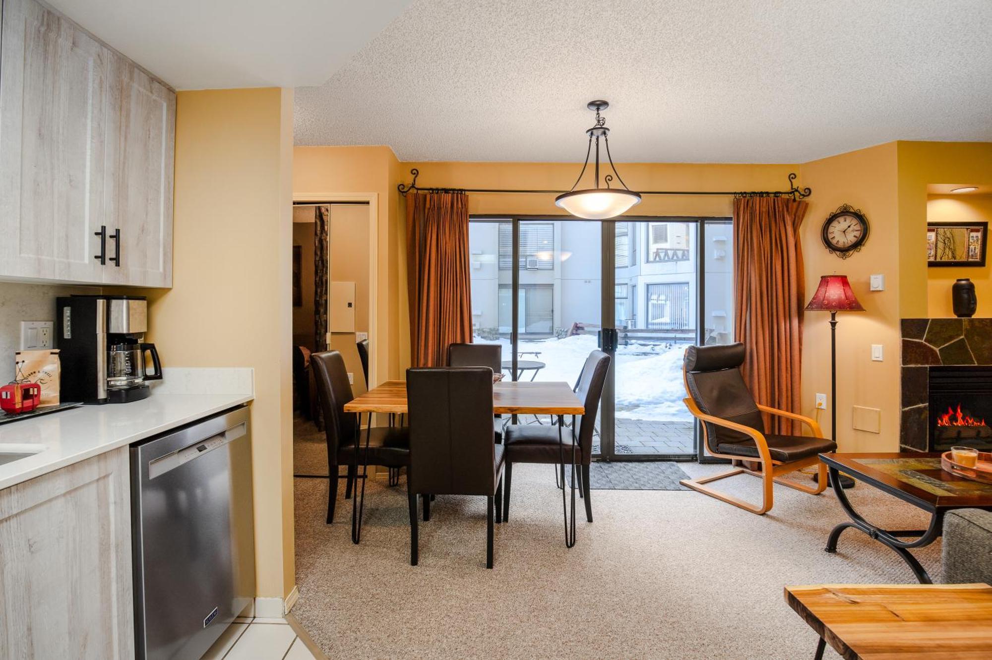 The Maple Ski-in Ski-out 1 Bed With Hot Tub And Pool Apartment