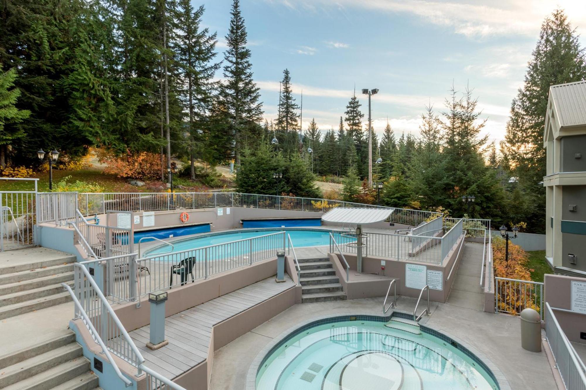 Holiday home Woodrun 214 | Ski-in-ski-out Condo, Heated Pool, Hot Tub, Gym Whistler