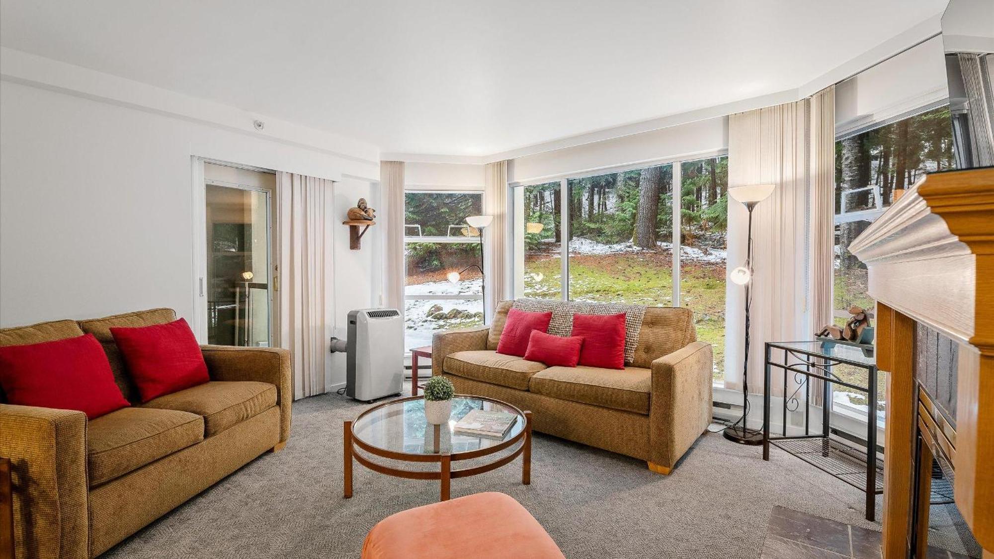 Woodrun 214 | Ski-in-ski-out Condo, Heated Pool, Hot Tub, Gym