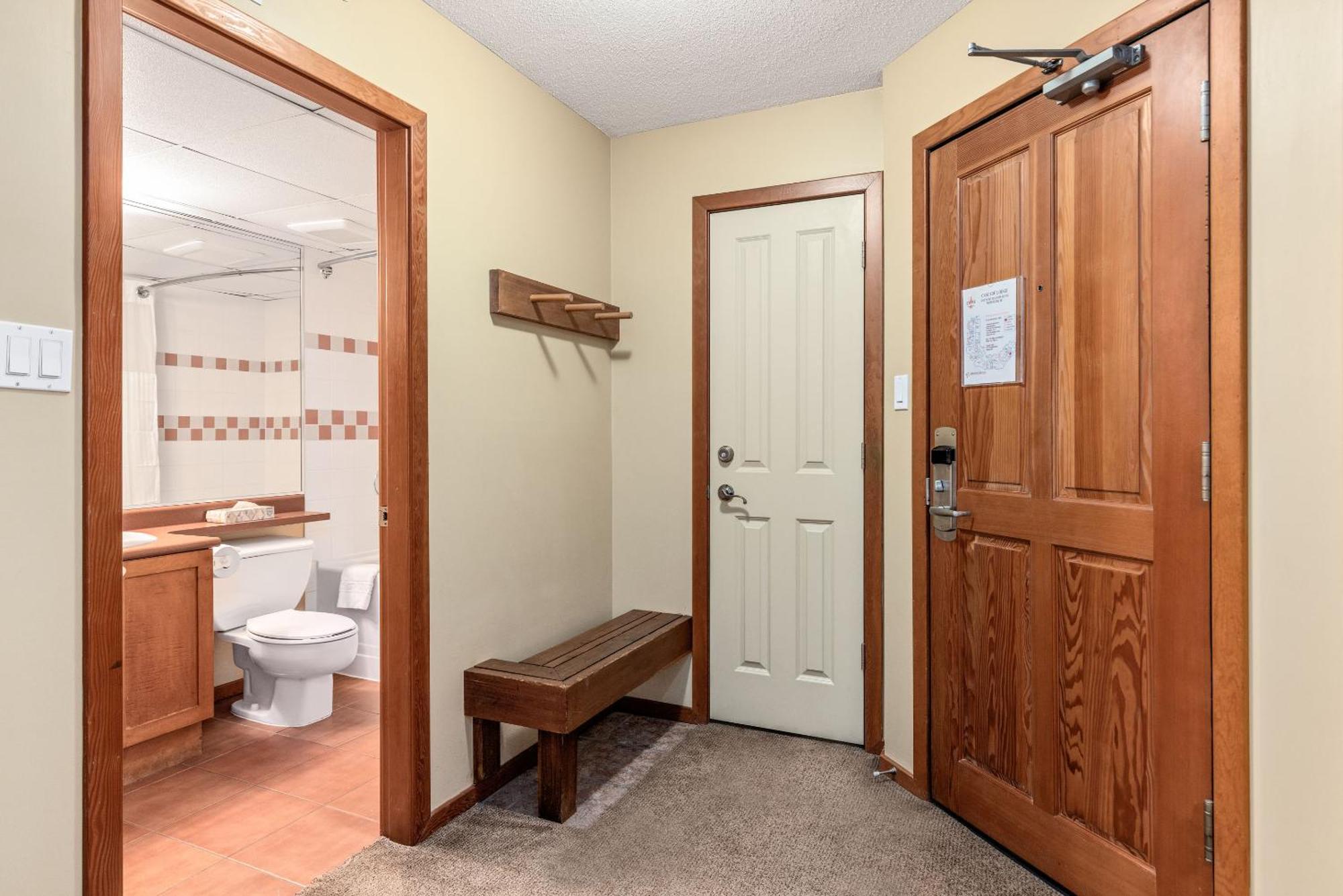 Cascade Lodge 2 Hot Tubs Pool Gym Sauna Parking Hotel Whistler
