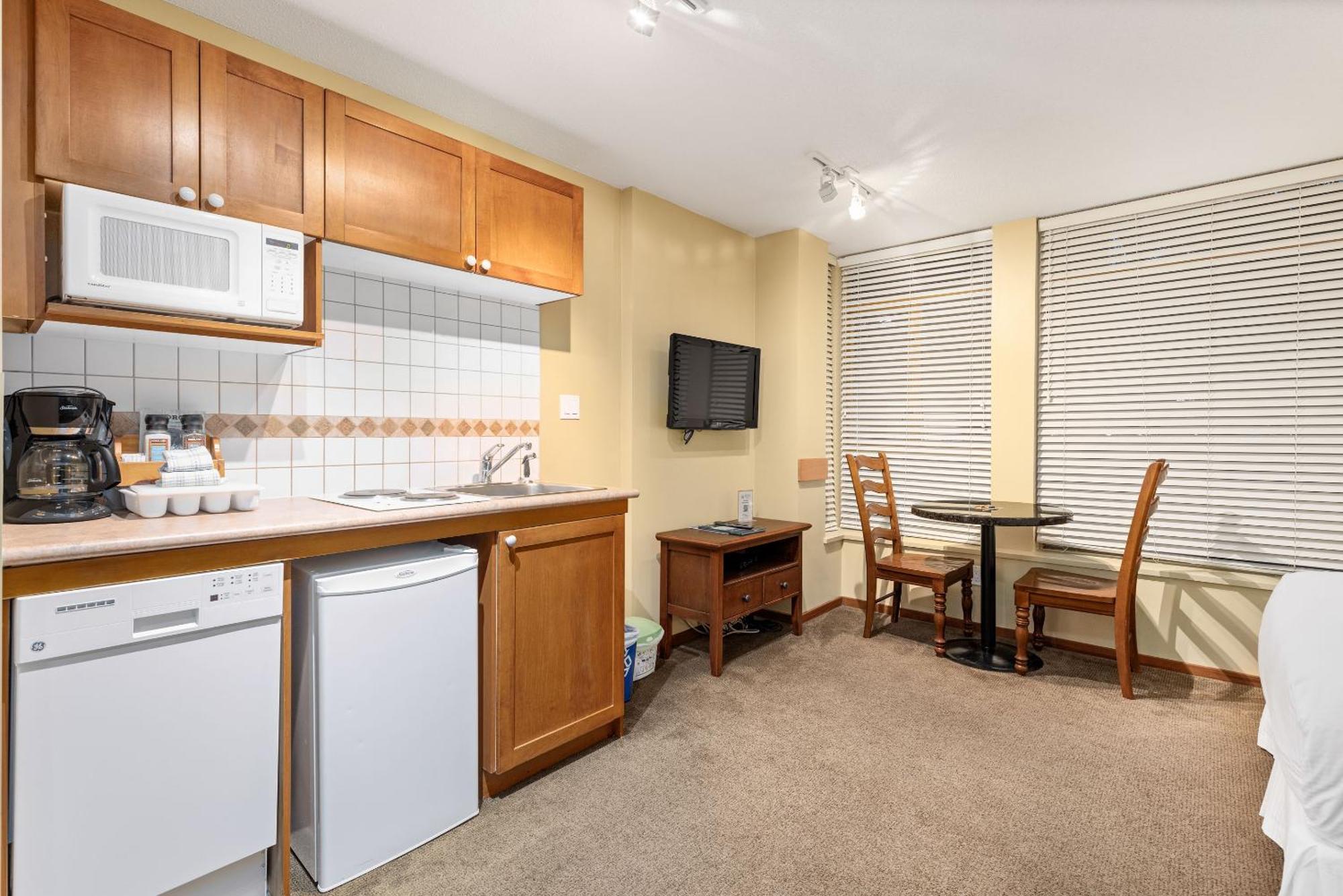 Cascade Lodge 2 Hot Tubs Pool Gym Sauna Parking Hotel Whistler