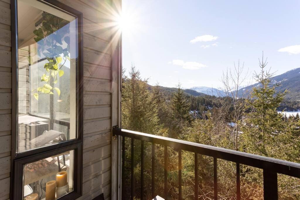 Amazing Views 2 Br/2 Ba In Out
