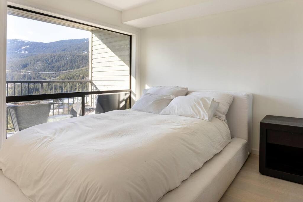 Amazing Views 2 Br/2 Ba In Out * Whistler