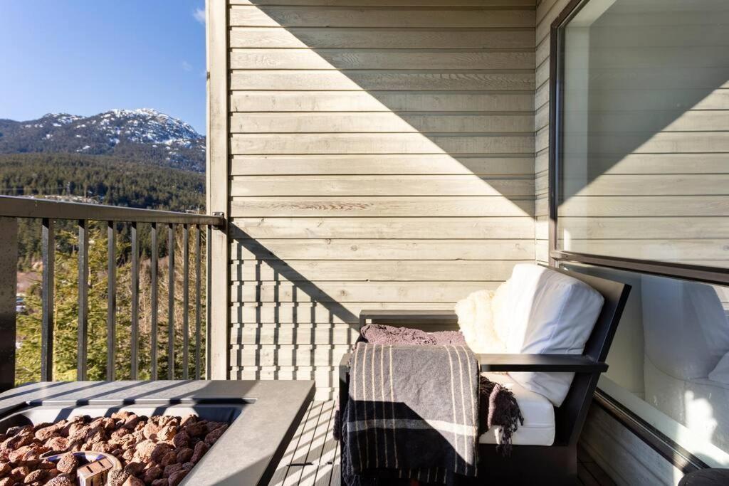 Amazing Views 2 Br/2 Ba In Out Apartment Whistler