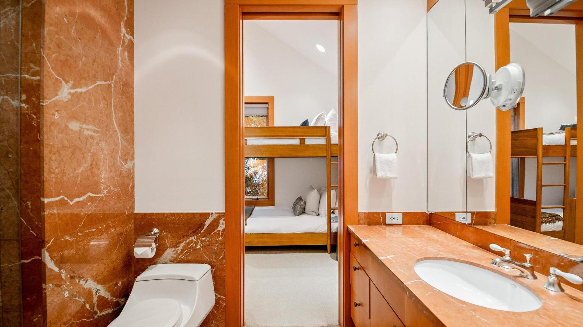 Summit | Luxury Townhome W/ Rare Access, Hot Tub & Media * Whistler