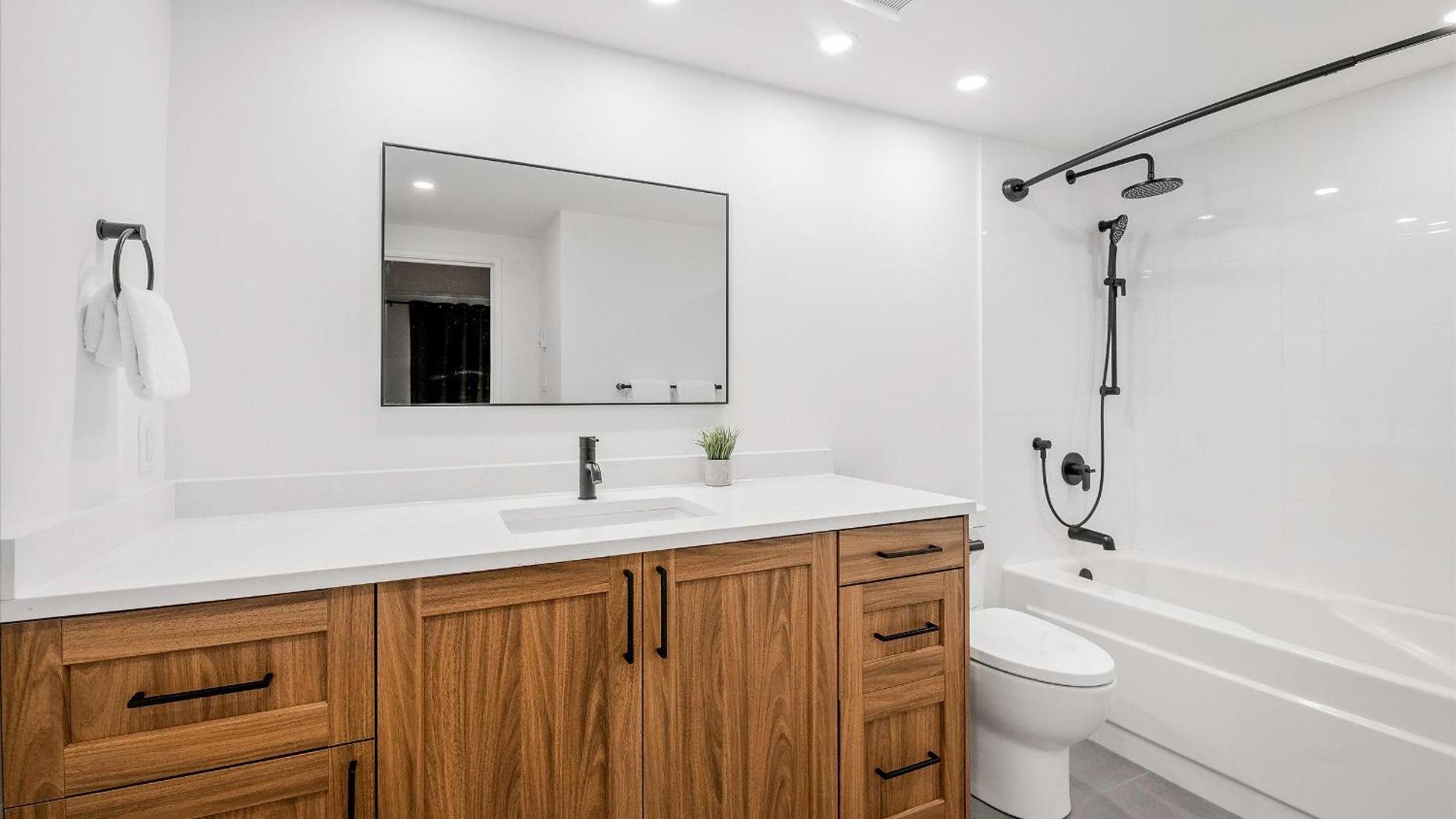 Holiday home Woodrun 517 | Large Ski-in Ski-out By Upper Village W/ Mountain Views & Shared Hot Tub Whistler