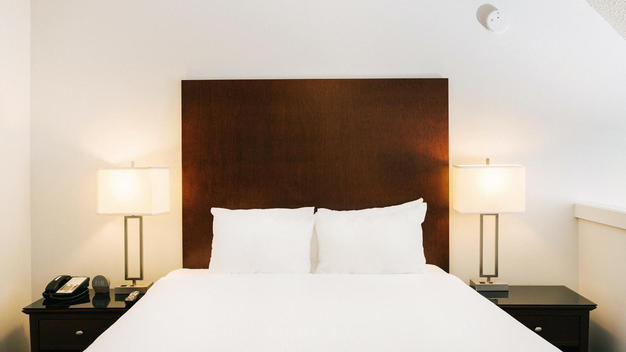 Hotel Mountain Side By Executive Whistler