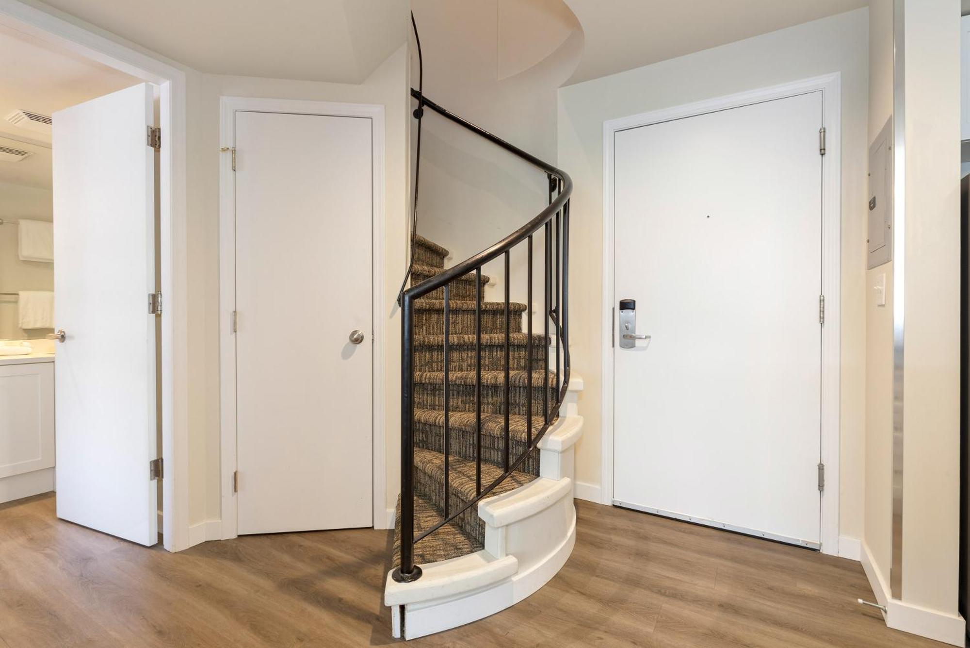 Tyndall Stone By Whiski Jack Apartment Whistler