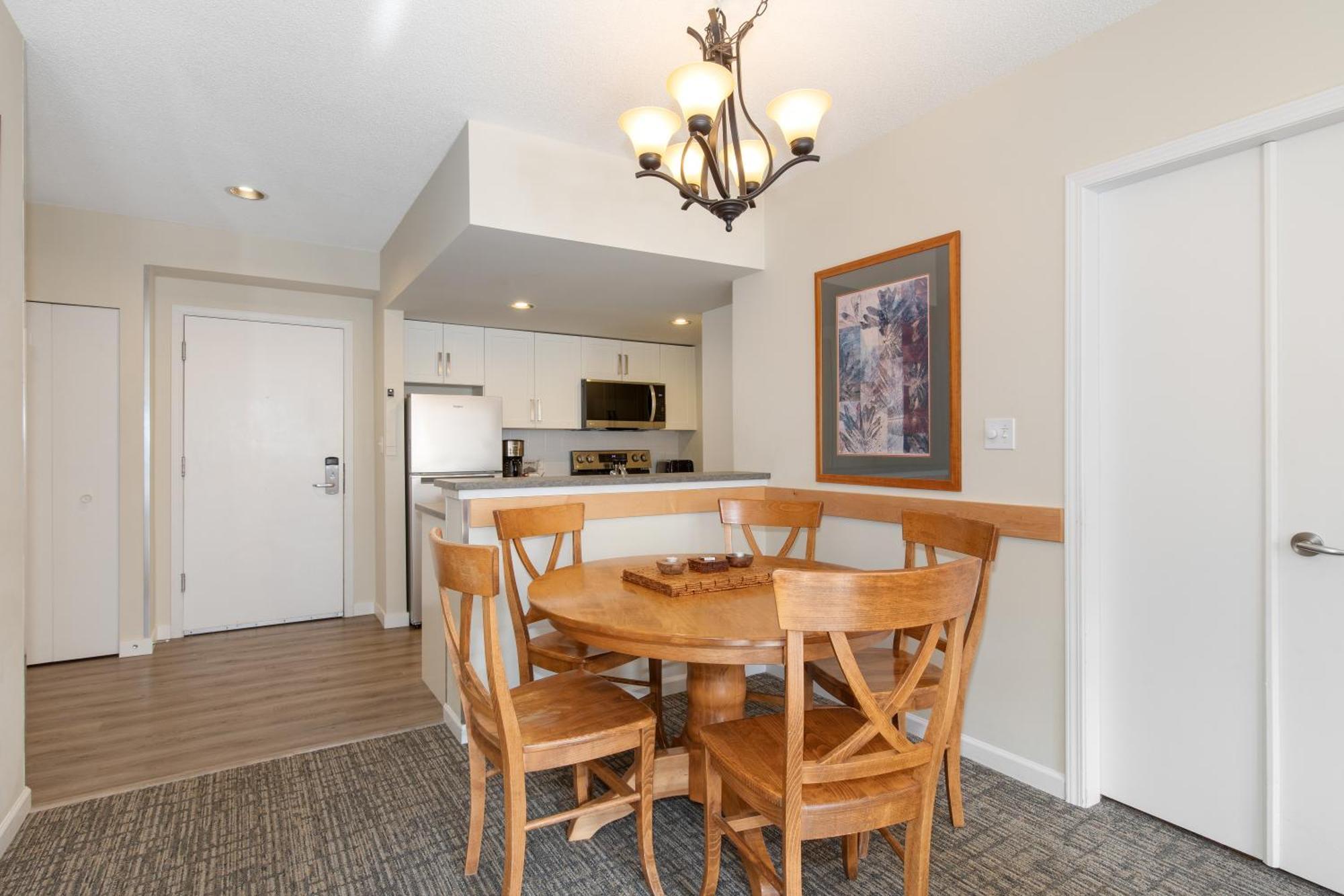 Tyndall Stone By Whiski Jack Apartment
