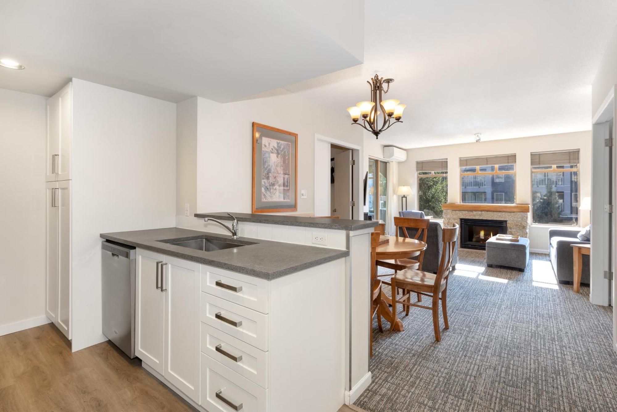 Tyndall Stone By Whiski Jack Apartment