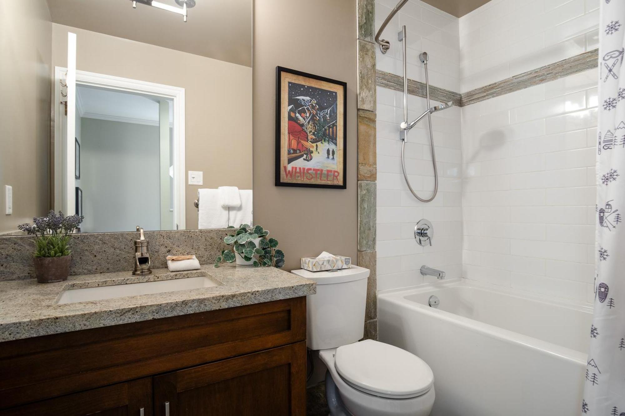 Holiday home Beautiful Multi-level Townhome 2br In Creekside By Harmony Whistler