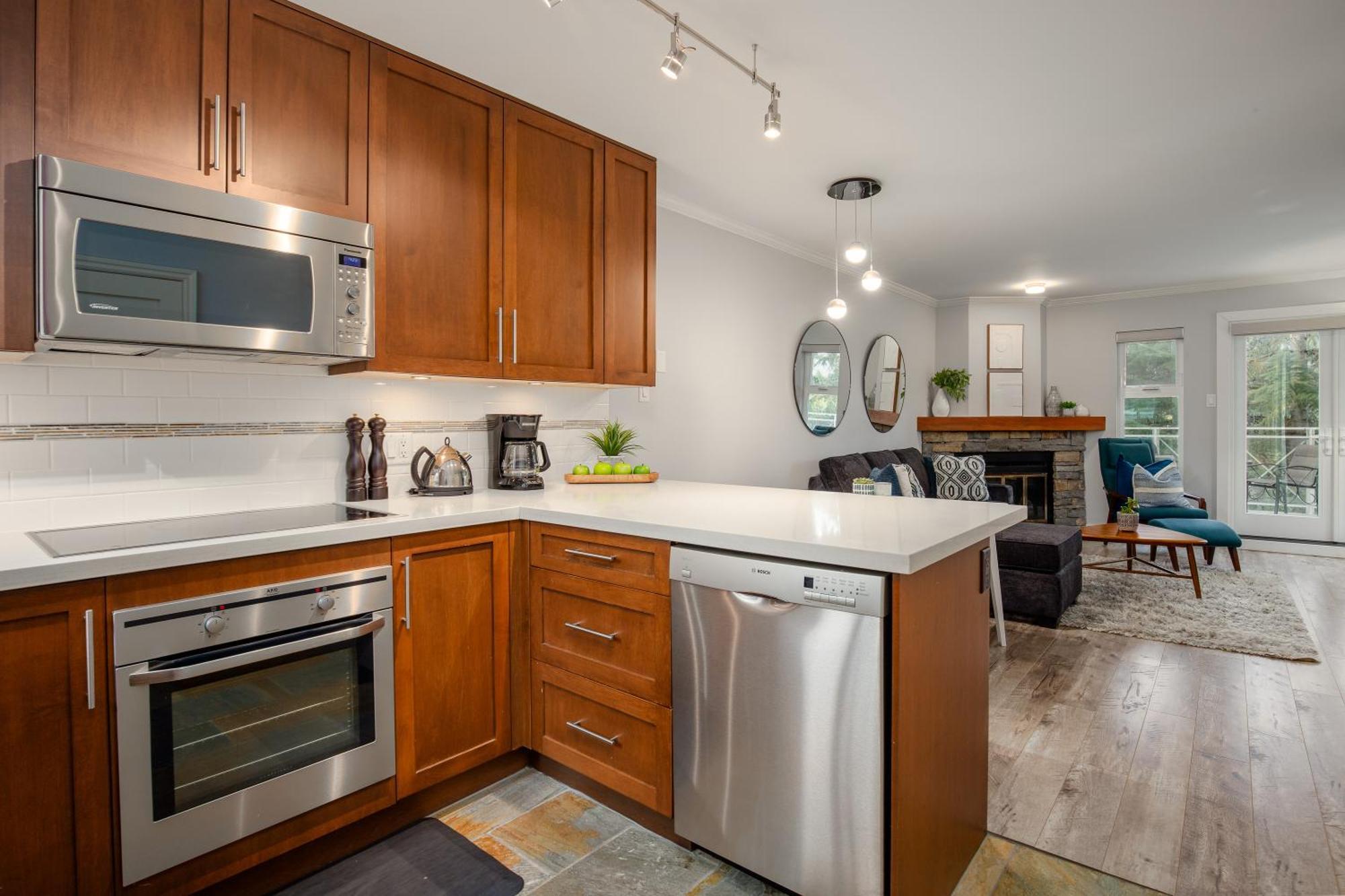 Holiday home Beautiful Multi-level Townhome 2br In Creekside By Harmony Whistler