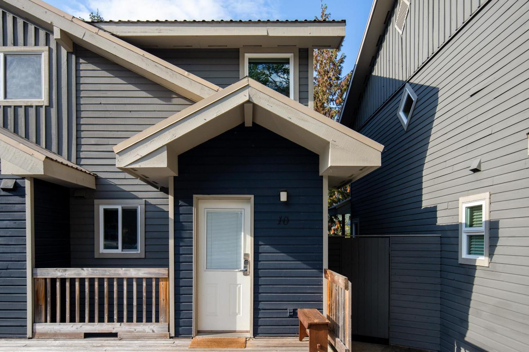 Beautiful Multi-level Townhome 2br In Creekside By Harmony Holiday home *