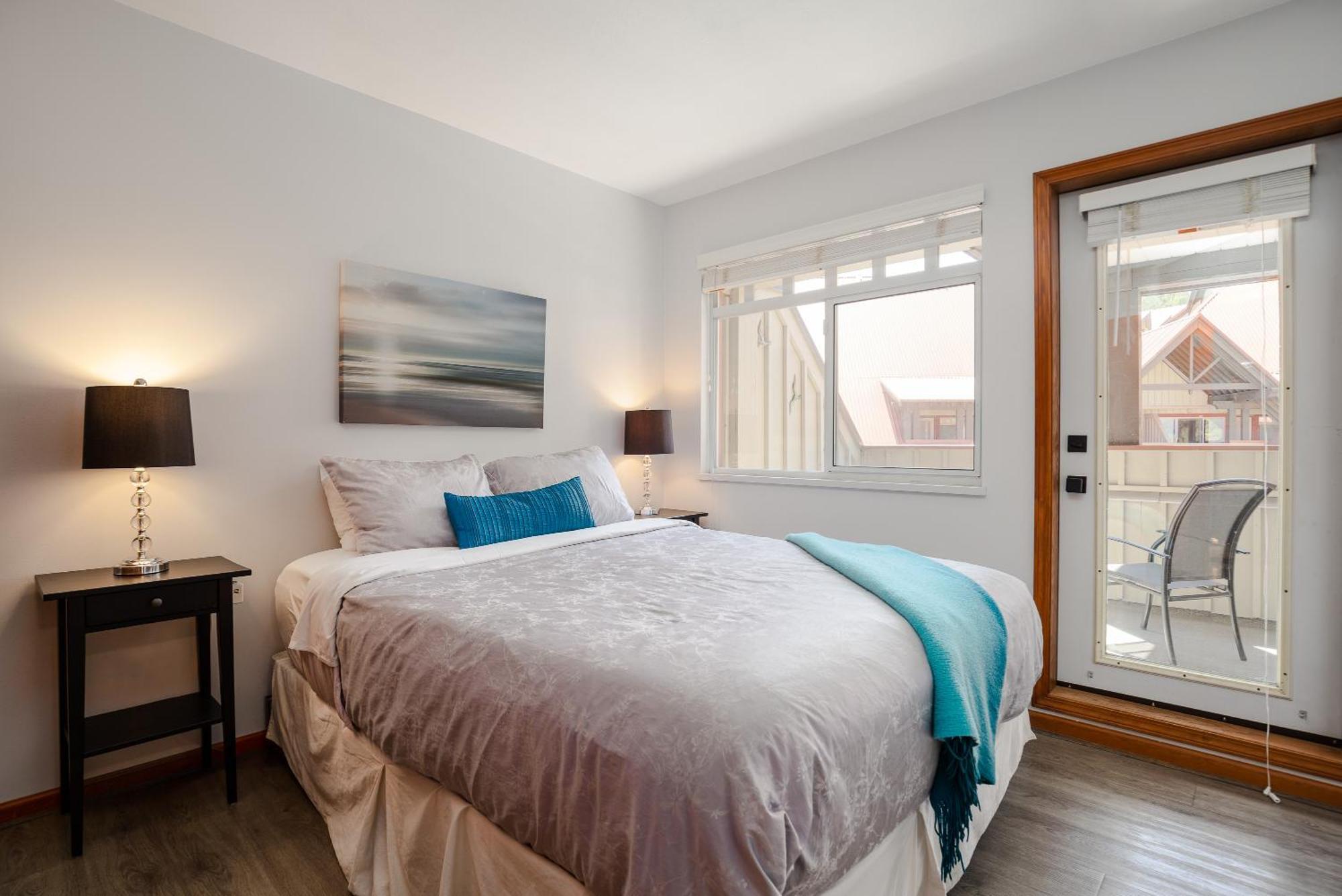 3br Sunpath - Spacious Village Townhome