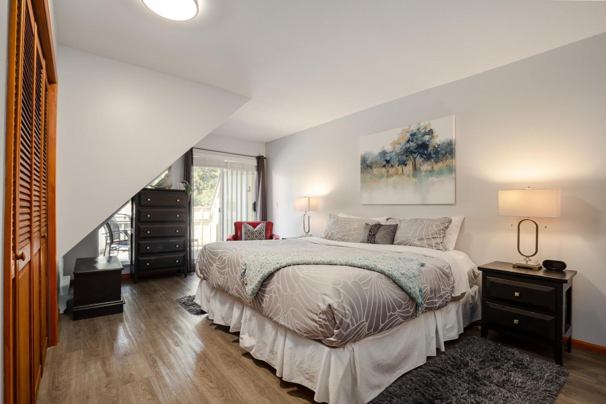 3br Sunpath - Spacious Village Townhome *
