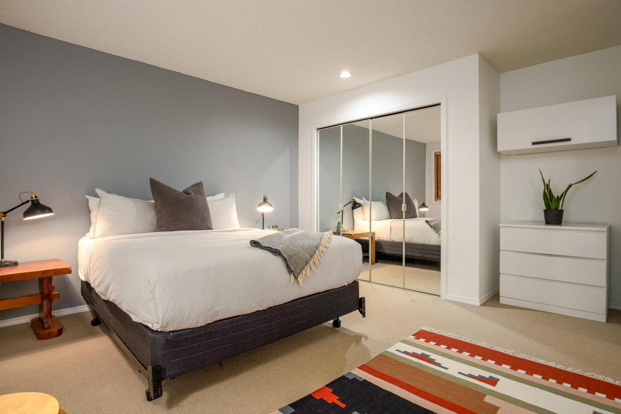 Bright Townhome With Prime Location By Harmony