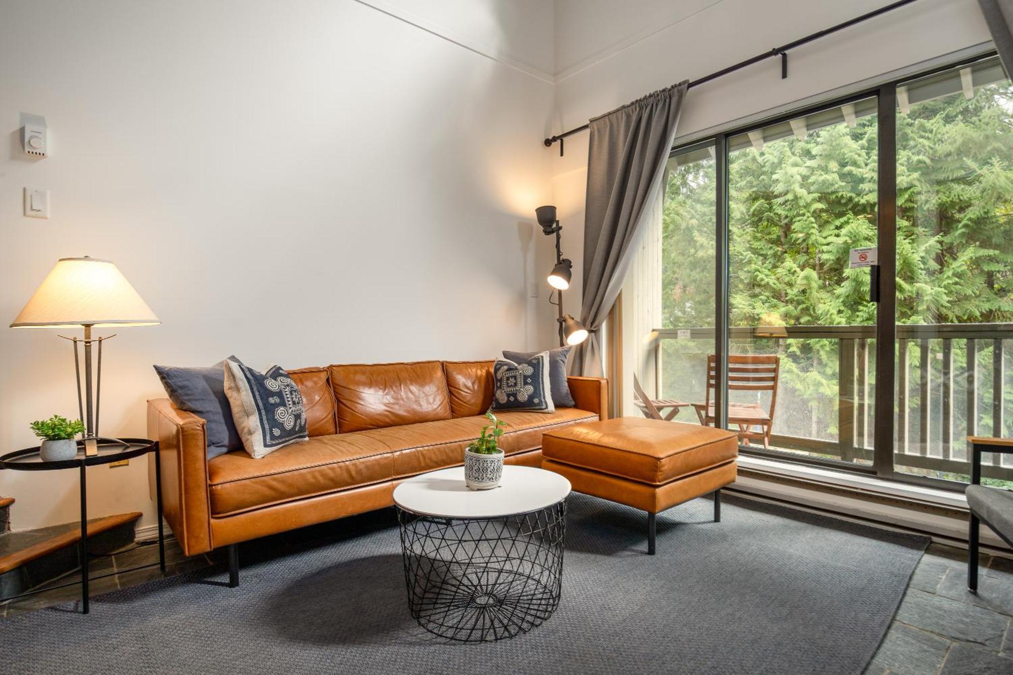 Bright Townhome With Prime Location By Harmony *