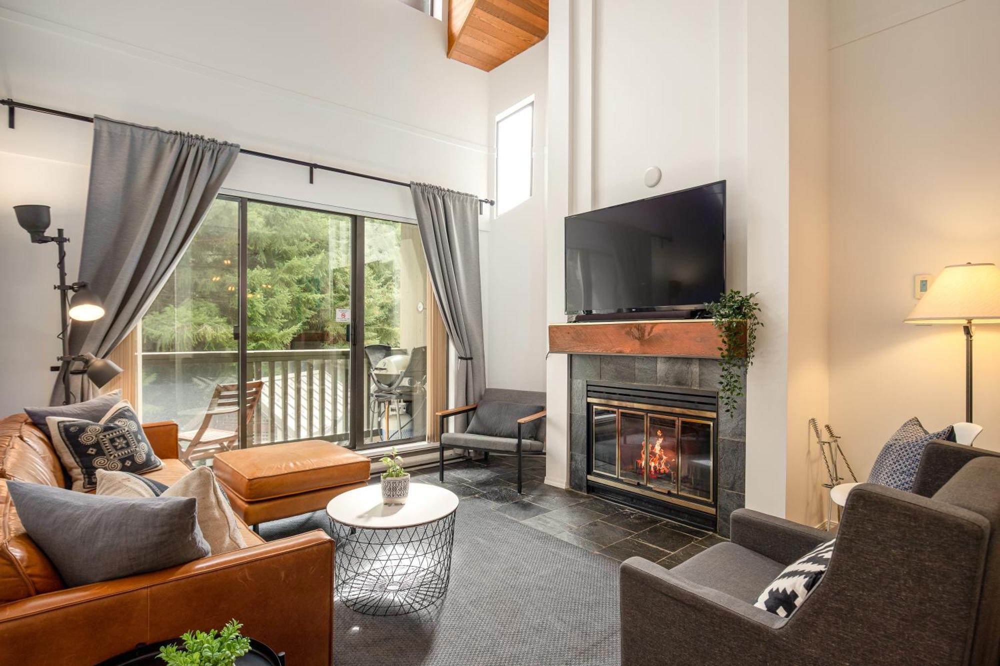 Bright Townhome With Prime Location By Harmony Holiday home *