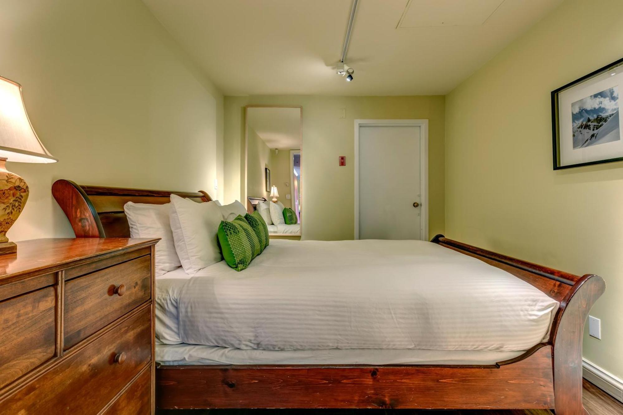 Apartment The Royal - Village Penthouse, Private Hot Tub With Mountain Views *