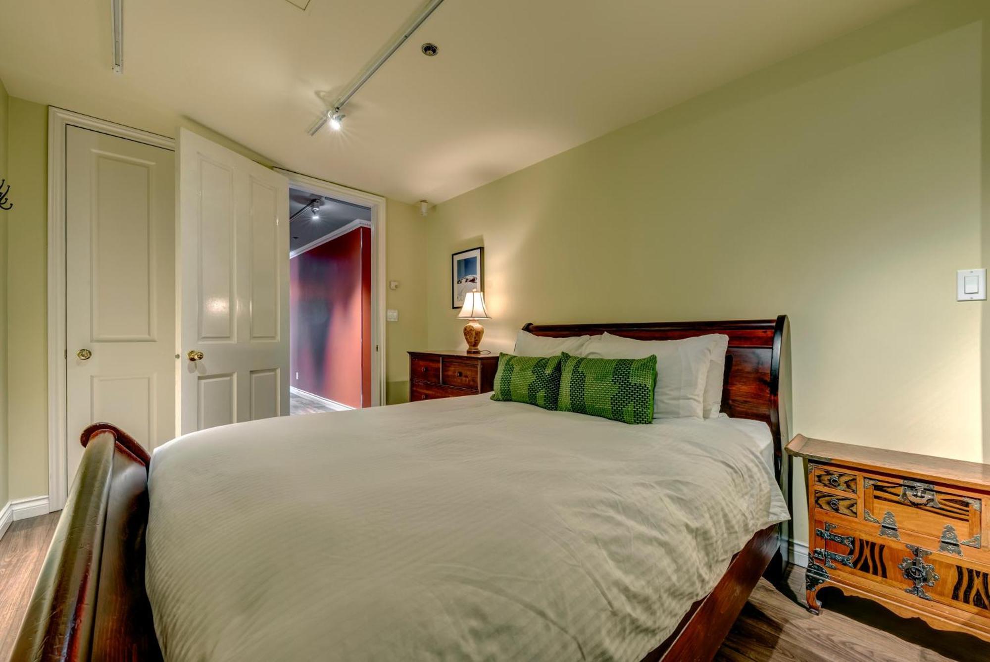 The Royal - Village Penthouse, Private Hot Tub With Mountain Views Apartment *
