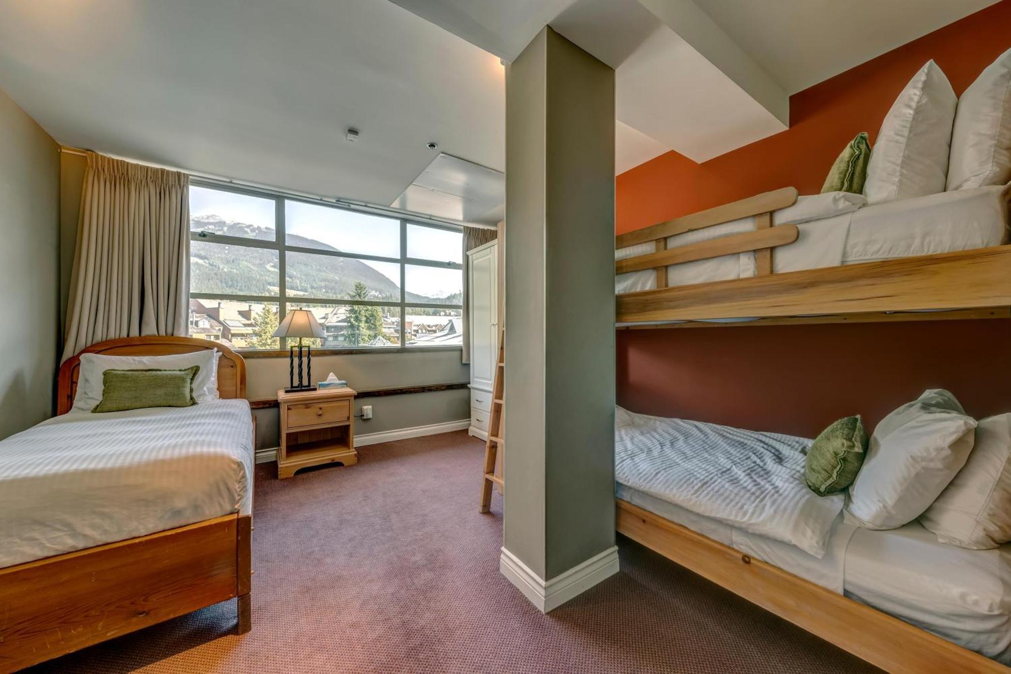 Apartment The Royal - Village Penthouse, Private Hot Tub With Mountain Views *