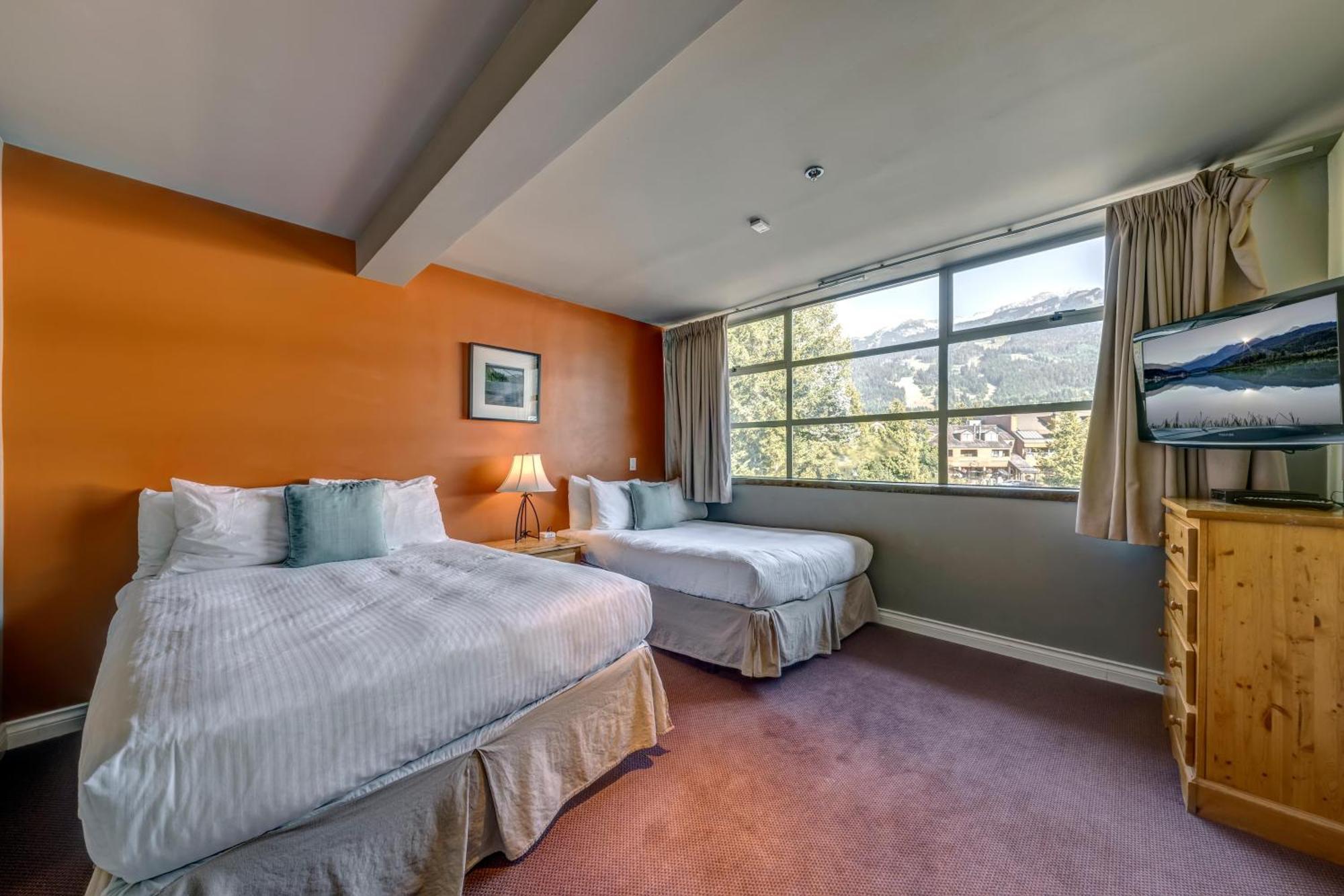 The Royal - Village Penthouse, Private Hot Tub With Mountain Views Apartment