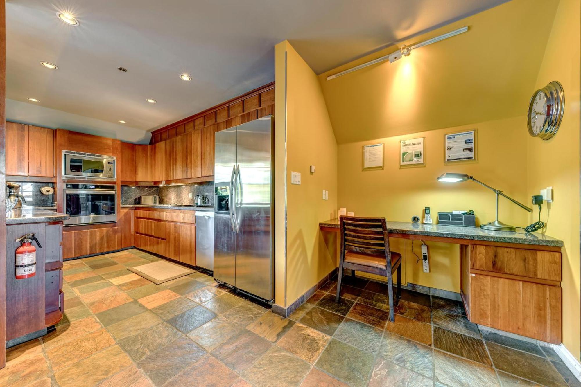 Apartment The Royal - Village Penthouse, Private Hot Tub With Mountain Views *