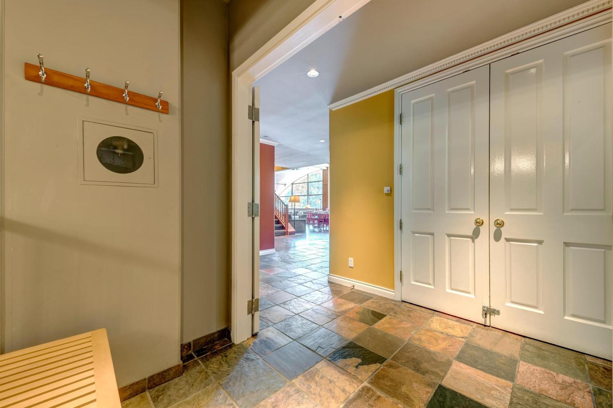 The Royal - Village Penthouse, Private Hot Tub With Mountain Views *