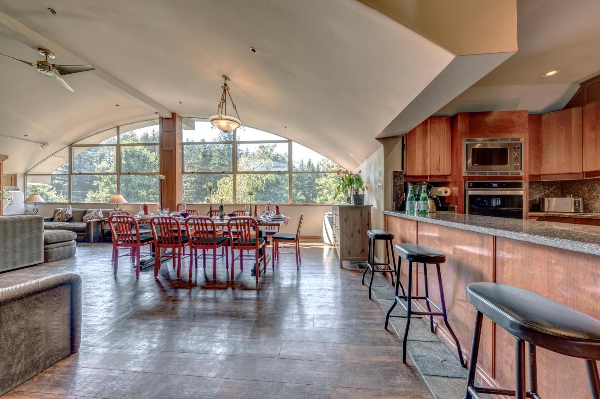 The Royal - Village Penthouse, Private Hot Tub With Mountain Views Apartment *