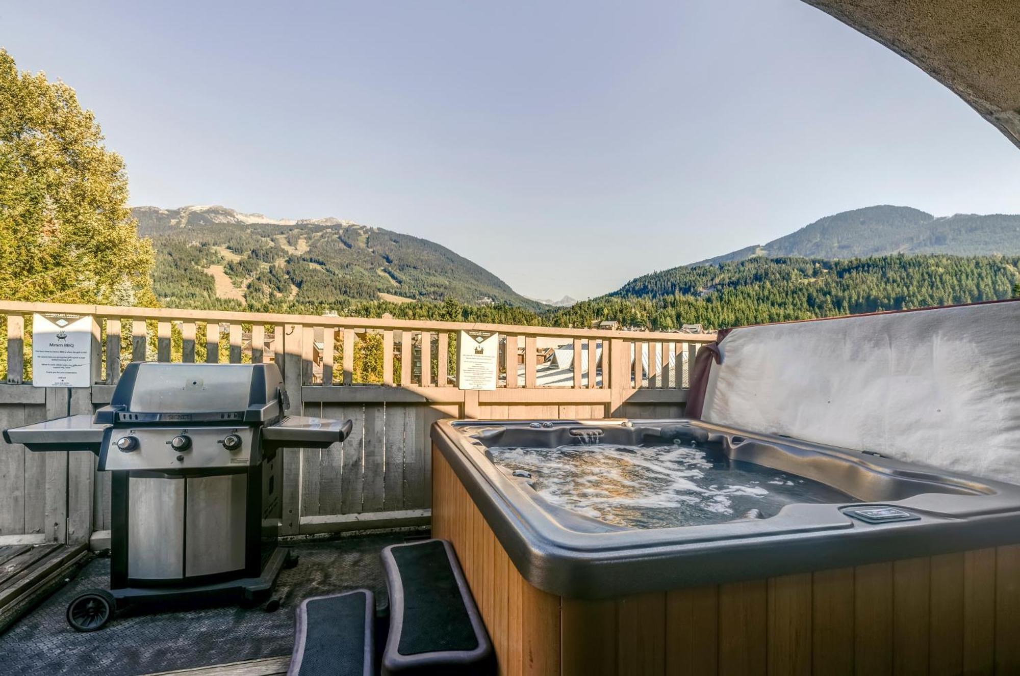 The Royal - Village Penthouse, Private Hot Tub With Mountain Views