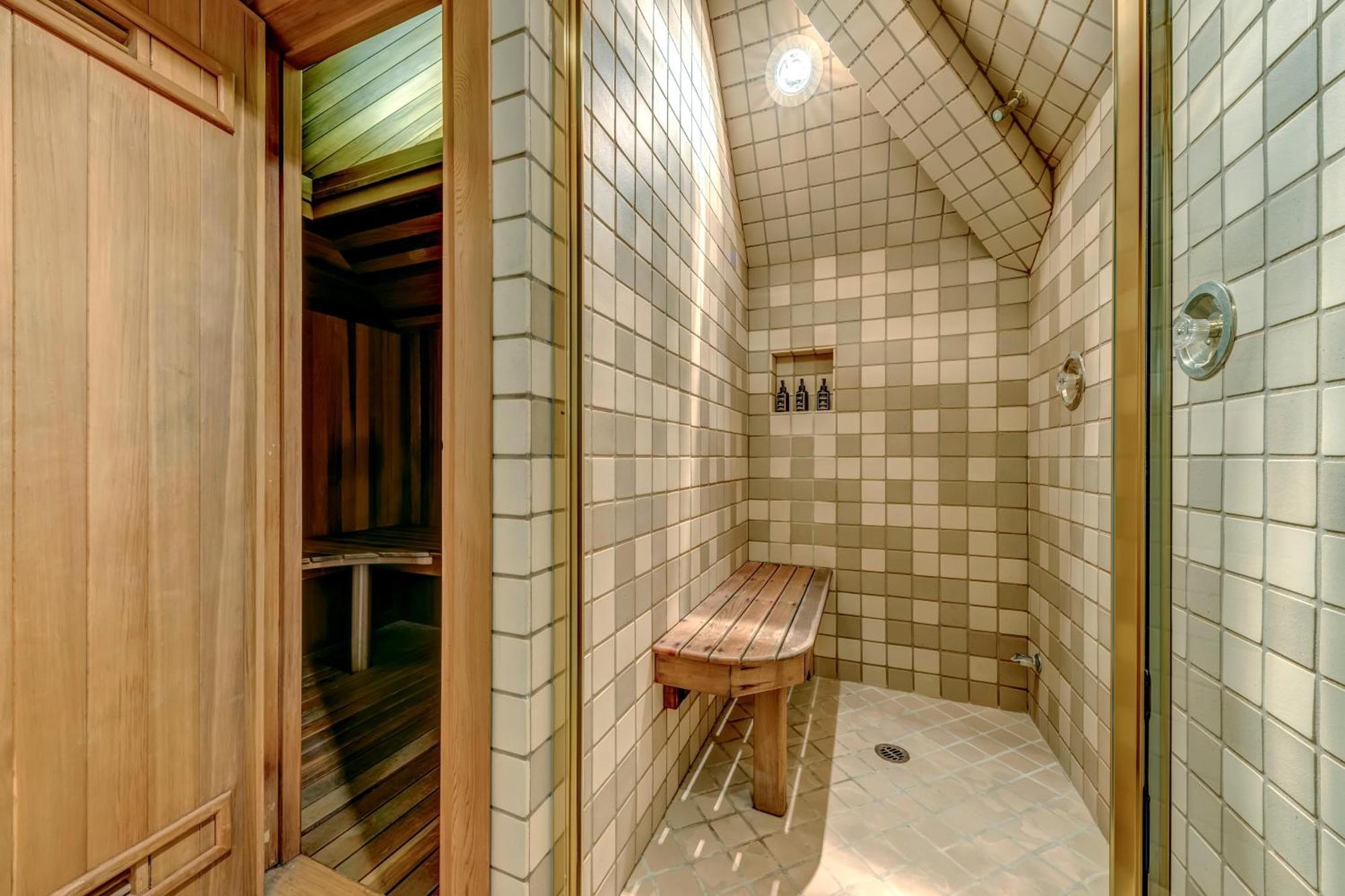 The Royal - Village Penthouse, Private Hot Tub With Mountain Views Apartment *
