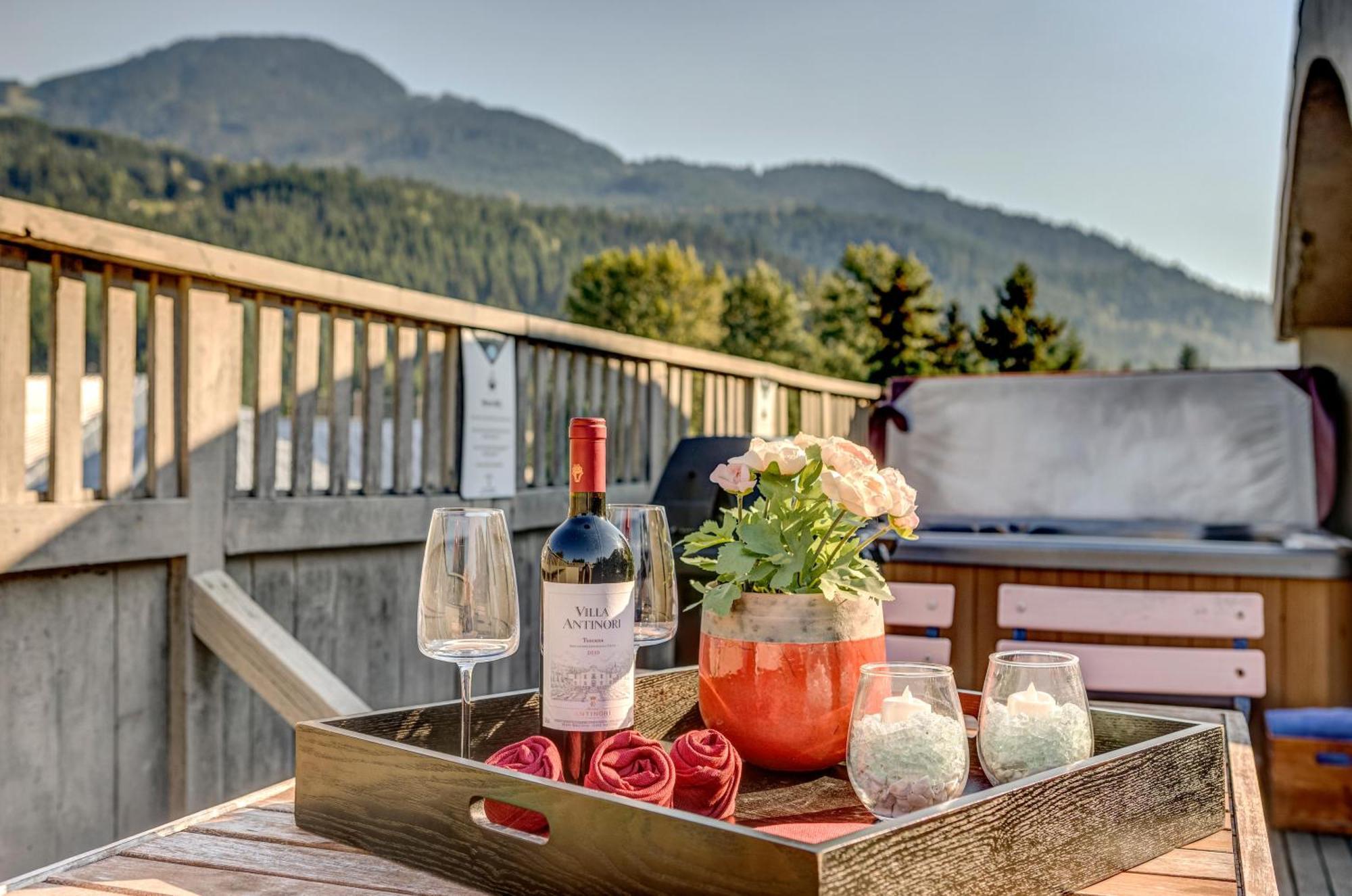 The Royal - Village Penthouse, Private Hot Tub With Mountain Views Apartment