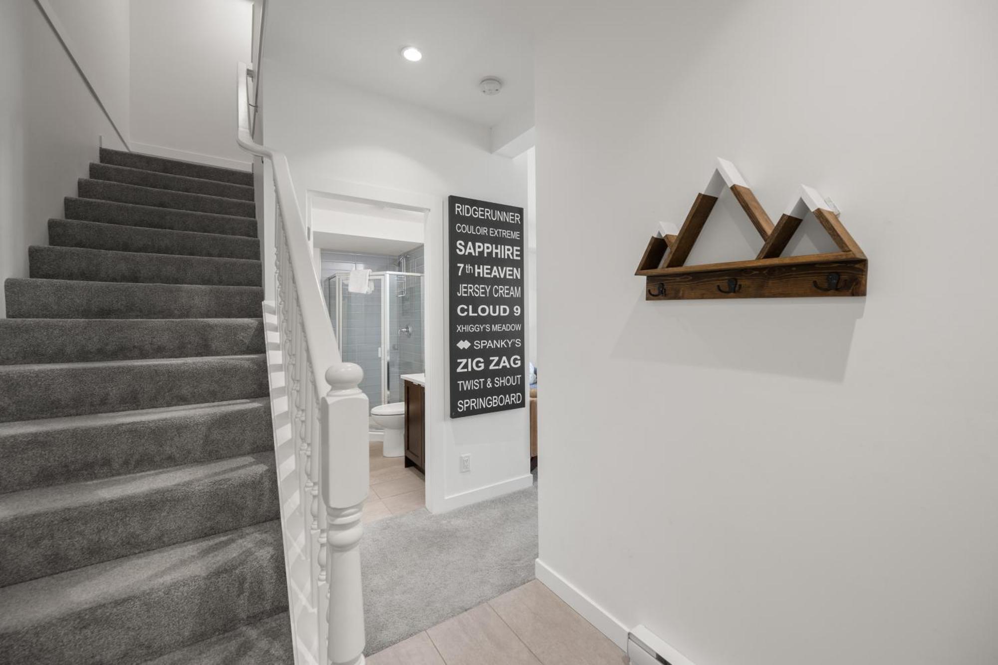 Stoney Creek Northstar By Premier Apartment