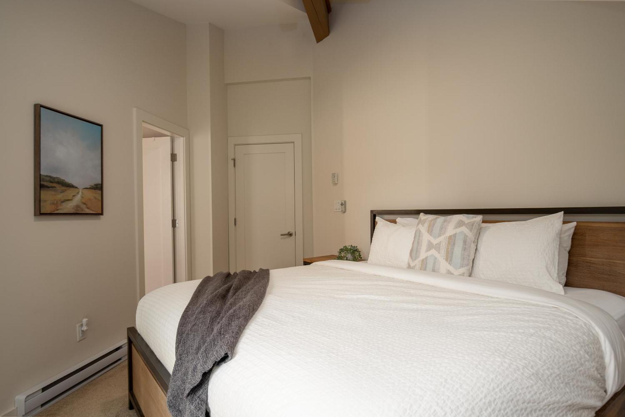 Holiday home Spacious And Modern Vacation In And Shuttle Out By Harmony *