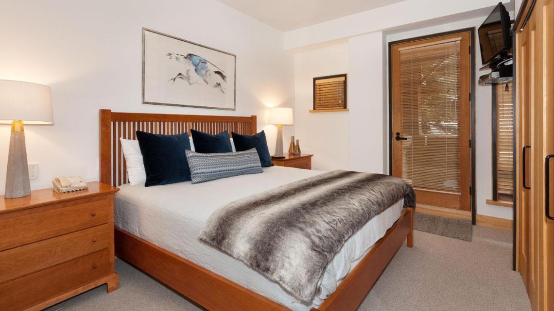 Cedar Creek B | Ski-in, Ski-out Townhome, Private Hot Tub, Walk To Village, Free Village Shuttle *